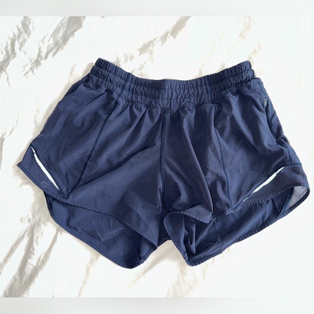 Lululemon Hotty Hot Short 2.5